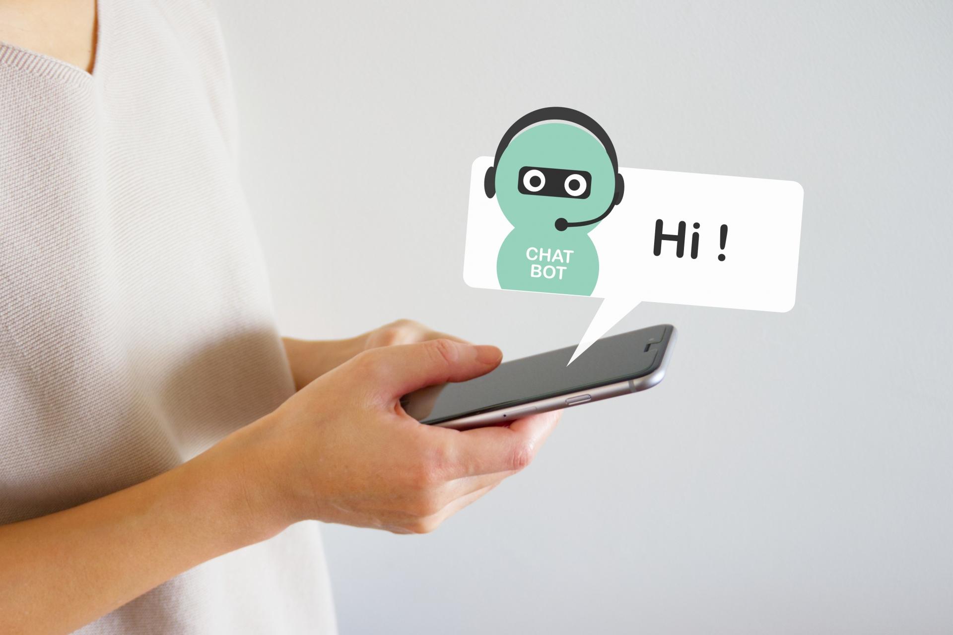 スマホからチャットボットのイメージ